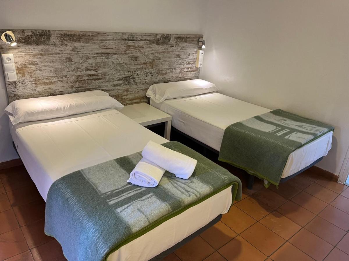 Casa De Huespedes Almansa Hotel มาดริด ภายนอก รูปภาพ
