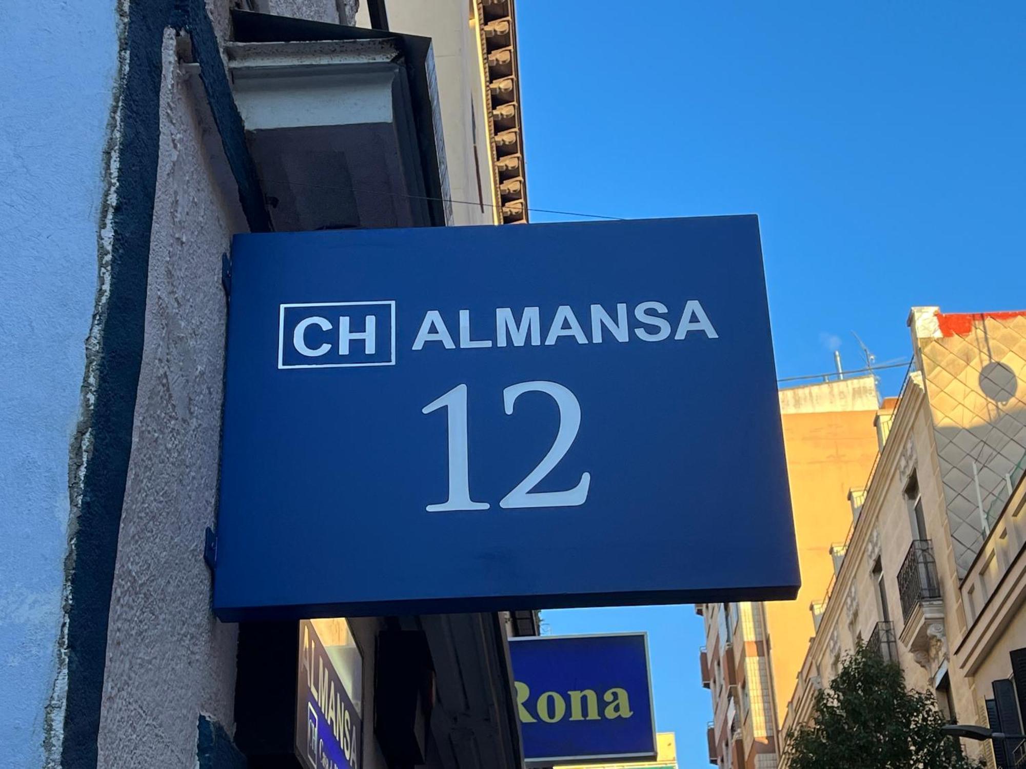 Casa De Huespedes Almansa Hotel มาดริด ภายนอก รูปภาพ