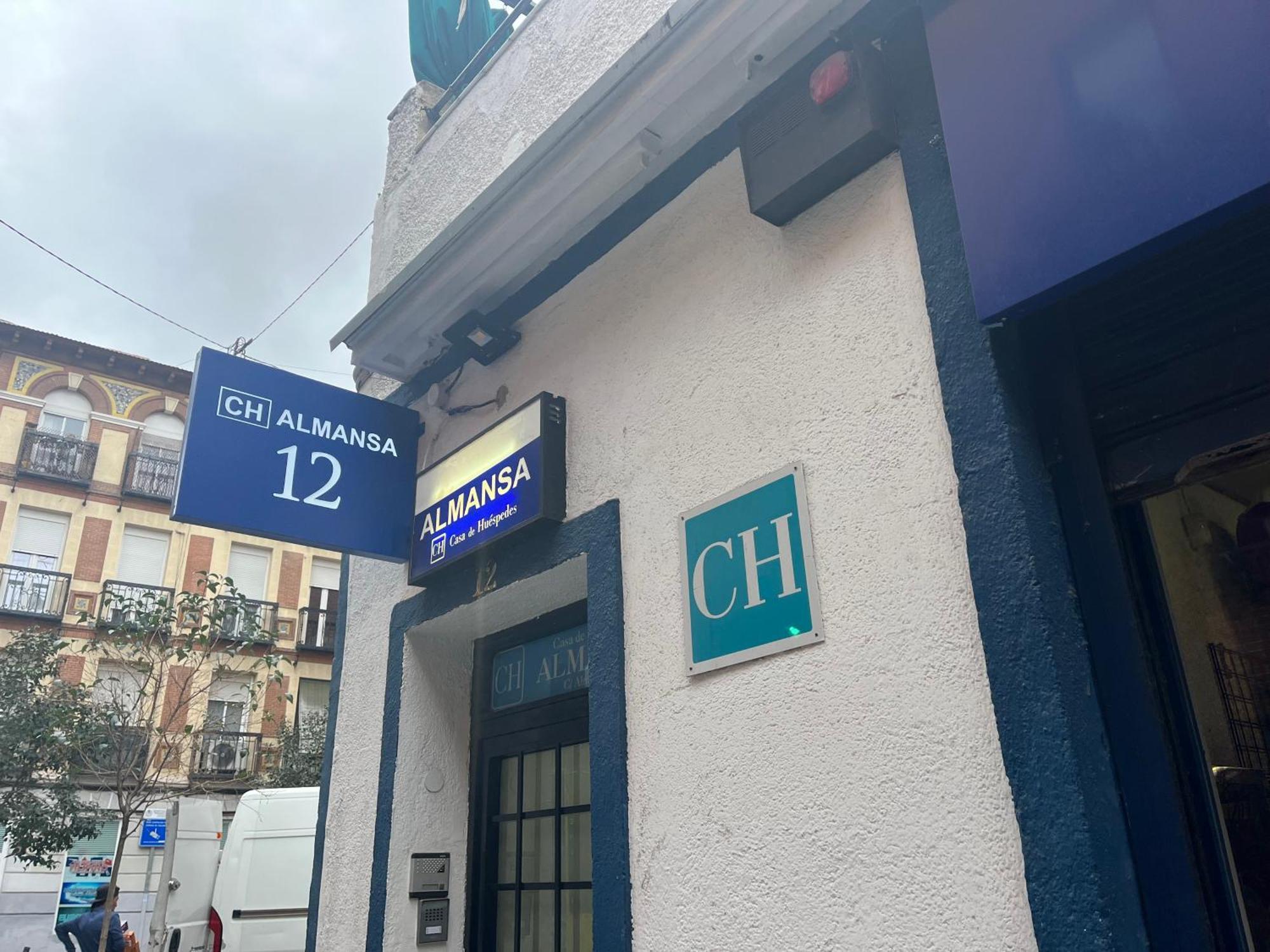 Casa De Huespedes Almansa Hotel มาดริด ภายนอก รูปภาพ
