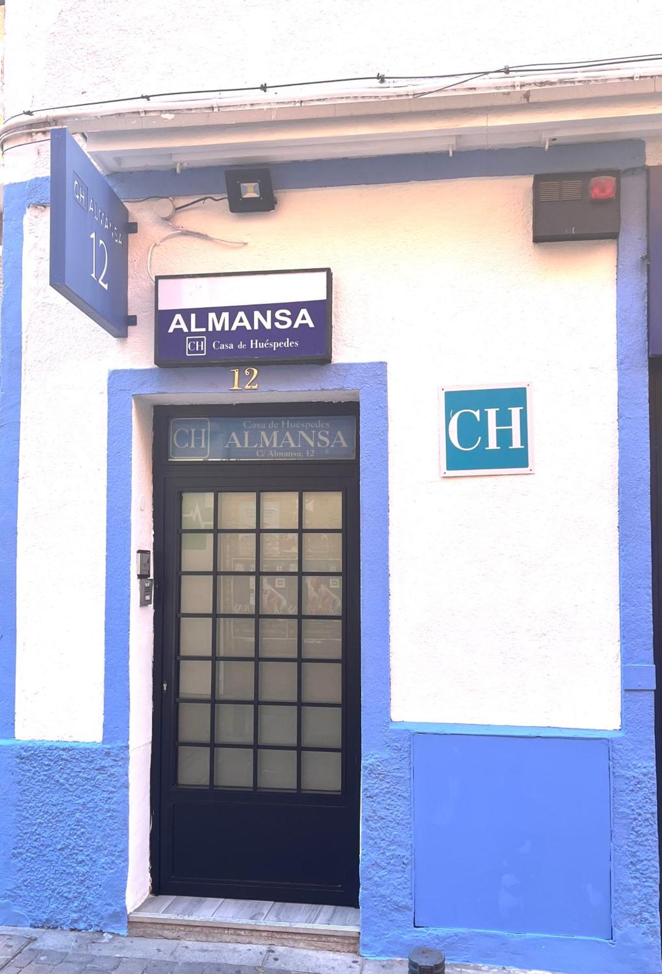 Casa De Huespedes Almansa Hotel มาดริด ภายนอก รูปภาพ