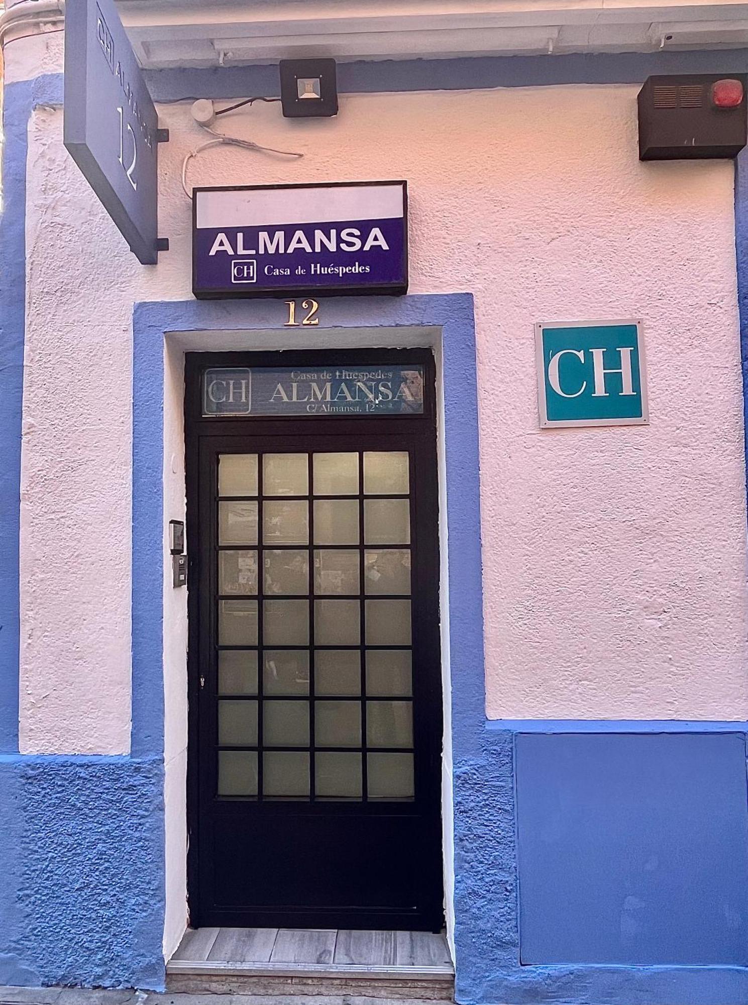 Casa De Huespedes Almansa Hotel มาดริด ภายนอก รูปภาพ