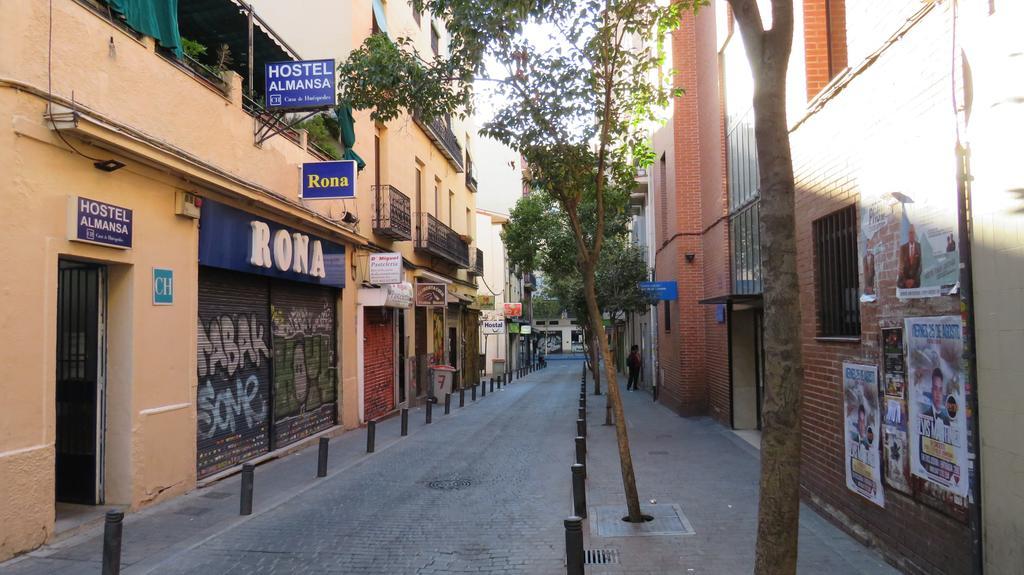 Casa De Huespedes Almansa Hotel มาดริด ภายนอก รูปภาพ